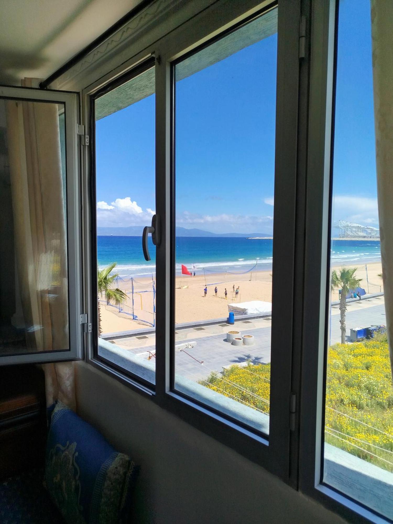 Apartment Corniche Ksar Sgher Ksar es Sghir Bagian luar foto